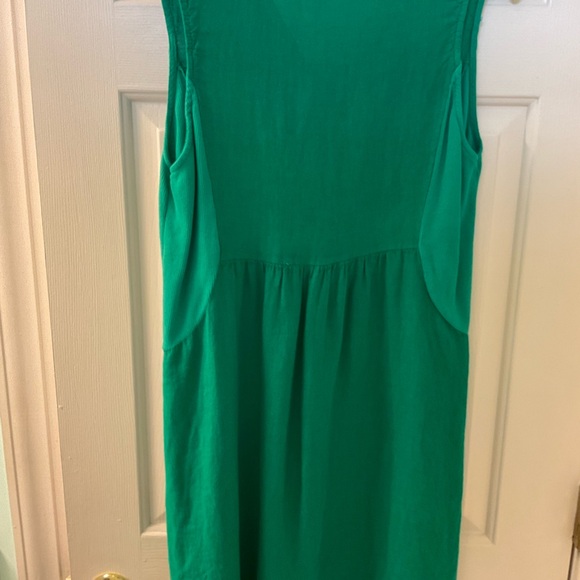 Women’s Sleeveless Linen Italian Green Dress - Picture 3 of 5